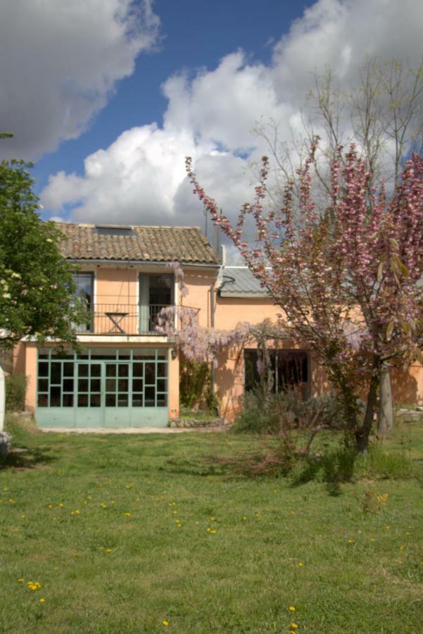 Mas Du Petit Claux Hotel Barbentane Eksteriør billede